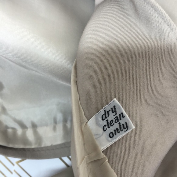 Pendleton blazer tan color - Picture 7 of 9